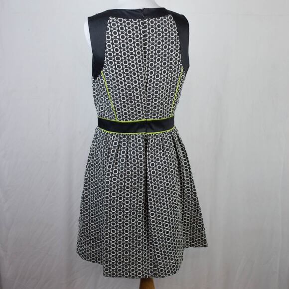 McGinn NEW Gray White Embroidered Circle Fit Flare Sleeveless Dress 6 POCKETS - Picture 3 of 6